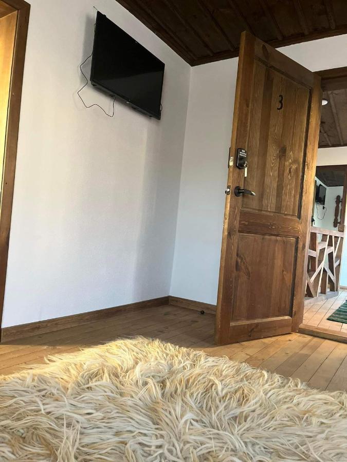 Къща За Гости Близнаците Leshten Bagian luar foto