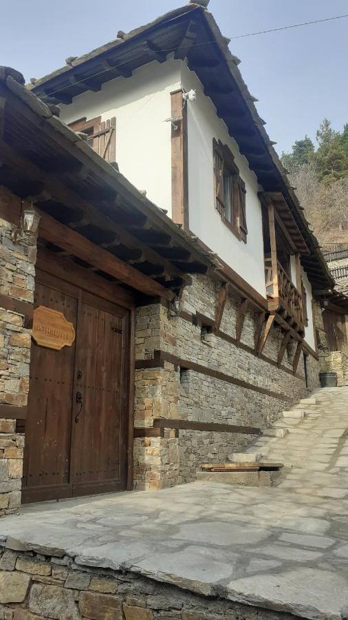 Къща За Гости Близнаците Leshten Bagian luar foto